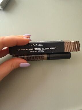 New! MAC Cosmetics Eye Brows Big Boost Fibre Gel - brunette